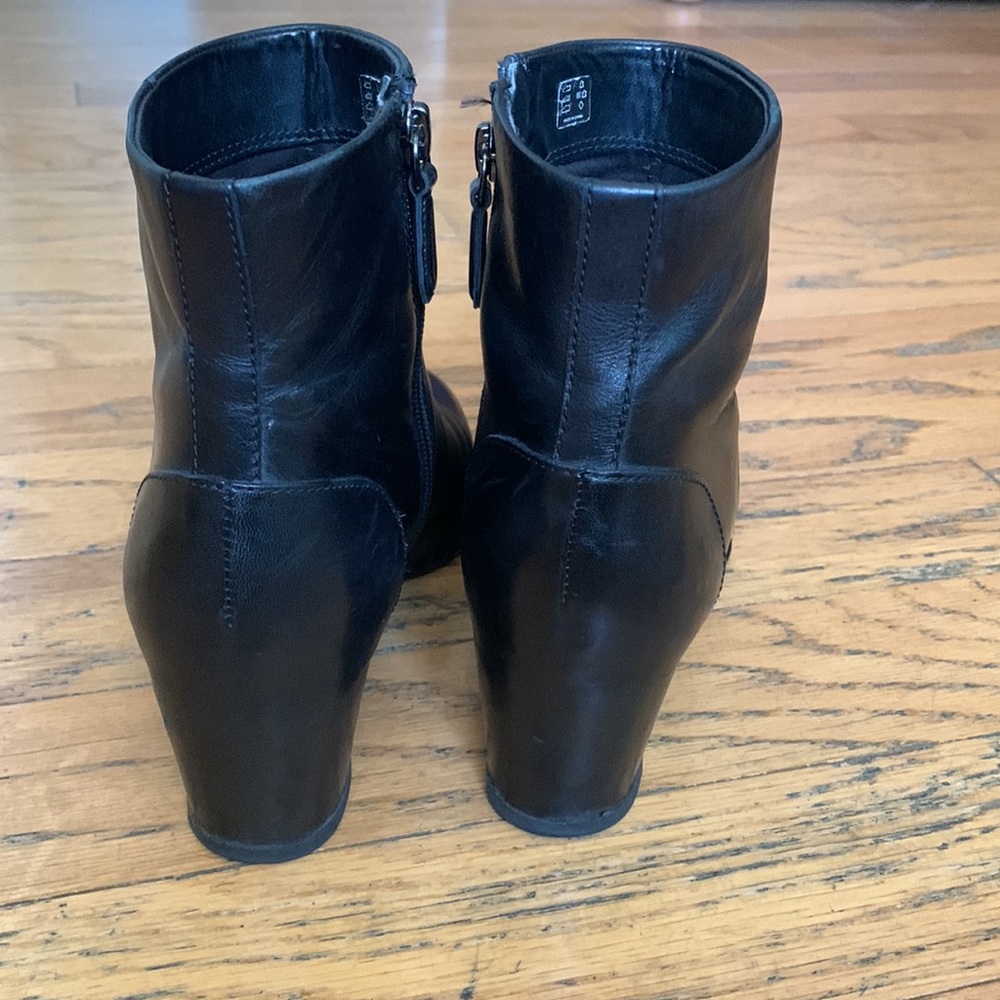 GUC Ecco Heeled Boot - Picture 2 of 6